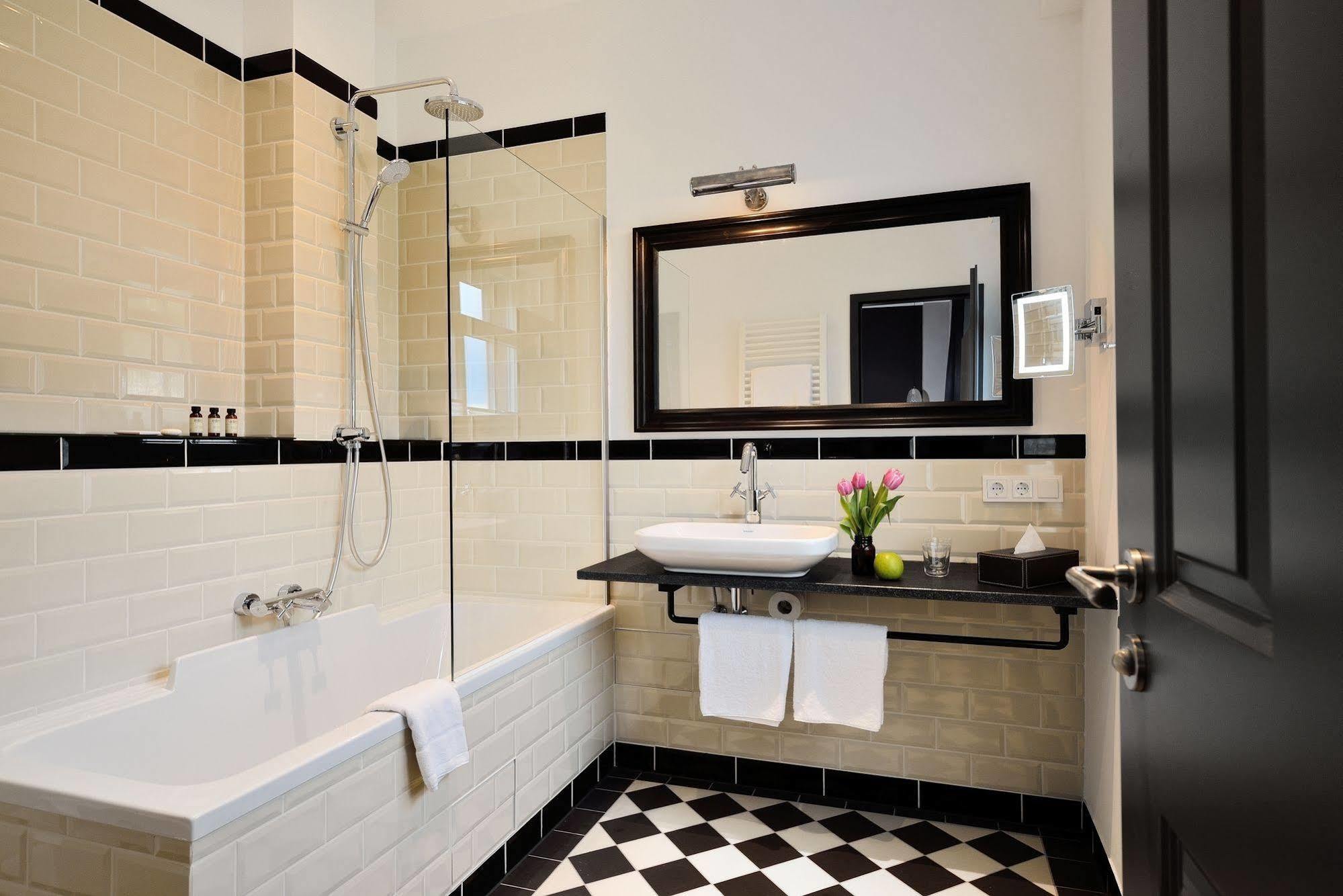 Syte Boutique Hotel Манхайм Екстериор снимка